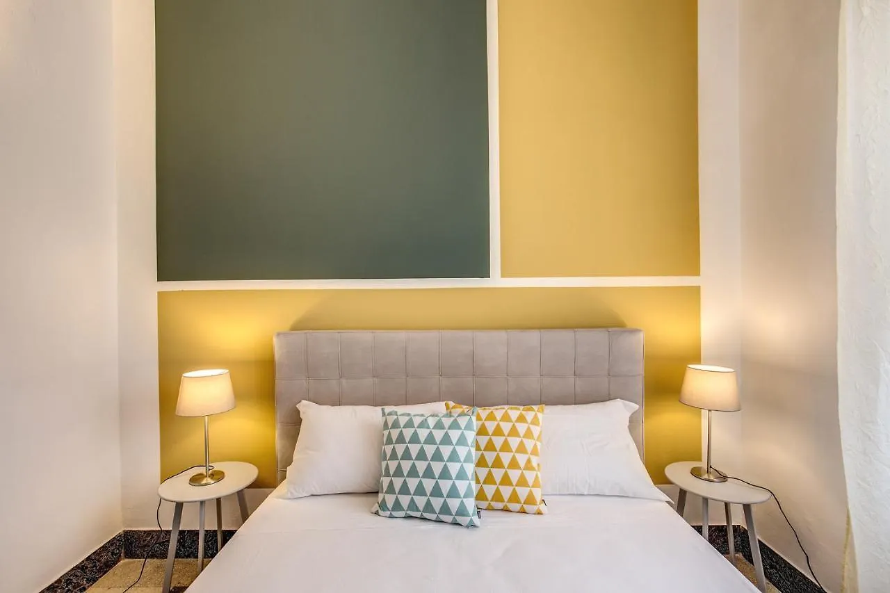 Aweshomeitaly - Bay Windows Apartment La Spezia 0*,  Italy