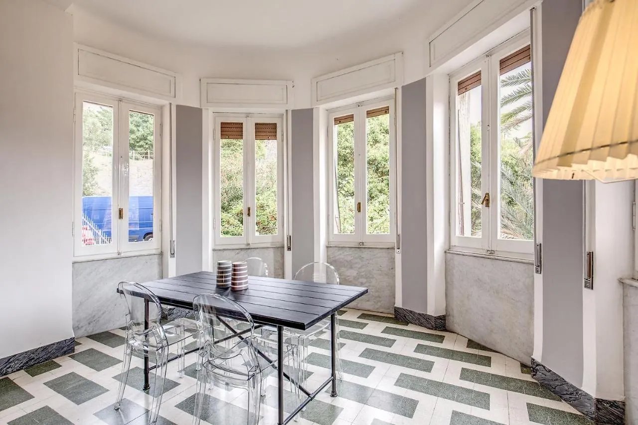 Aweshomeitaly - Bay Windows Apartment La Spezia 0*,