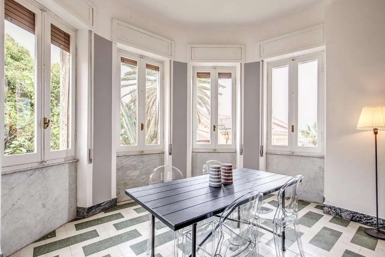 Aweshomeitaly - Bay Windows Apartment La Spezia